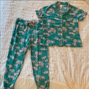 Gilligan & O’Malley pajama set top and bottom both size small. Soo cute!!